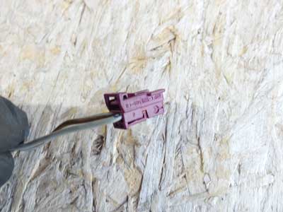 Mercedes Purple 2 Pin 2 Wire Connector 03754560284